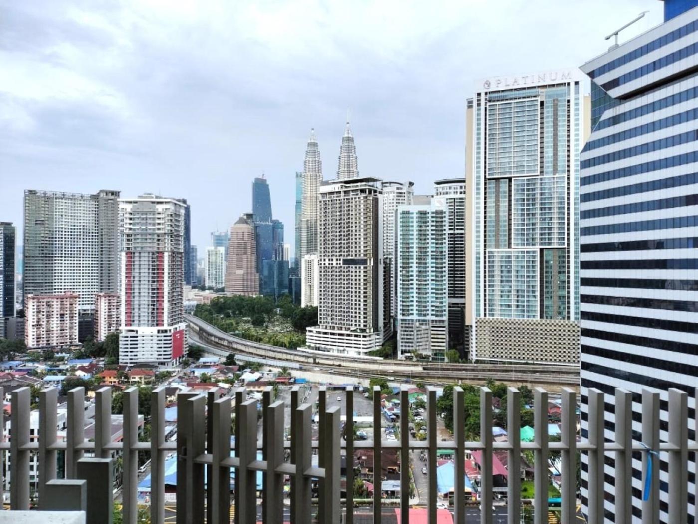 The Luxe Suites Infinitum Klcc Kuala Lumpur Exterior foto